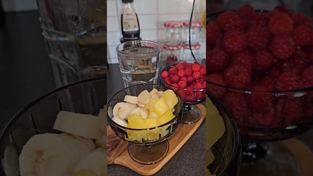 СмуЗи с Малиной и Ананасом на машине Wilfa, наполняемся витаминами ❤️?? смотреть онлайн
