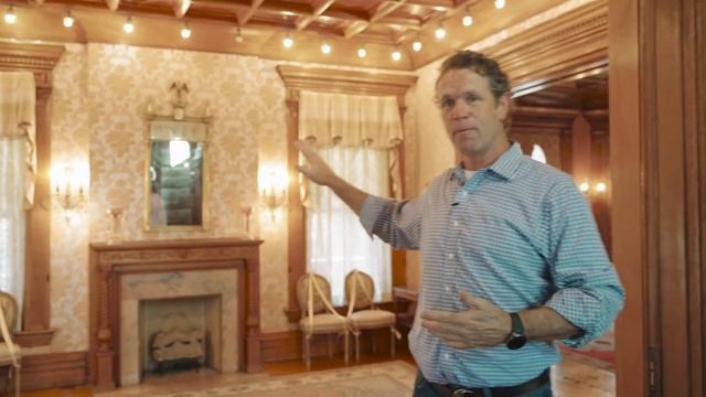 What is the Queen Anne Victorian Architectural Style? смотреть онлайн