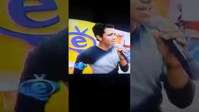 Esto me hace daño Ivan C. смотреть онлайн