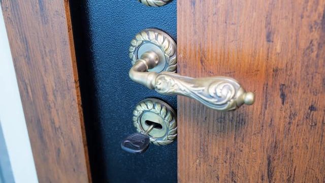 У нас двери собственного производства! #двери #берлога #входныедвери #красноярск