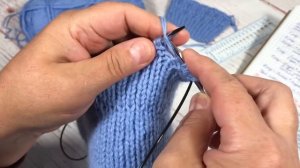 Вяжем детскую шапочку спицами. Подробный МК