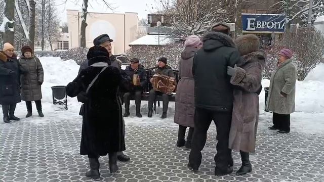 03.12.2023.Танцы под гармонь в парке Гомеля. смотреть онлайн