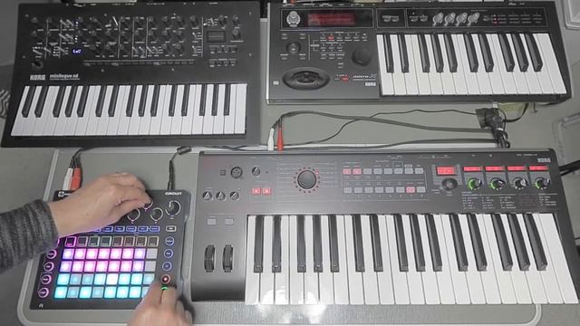 【KORG micro X, R3, minilogue xd & novaton CIRCUIT Trance Techno 】 Three mini Keyboard Jam vol.2 смотреть онлайн