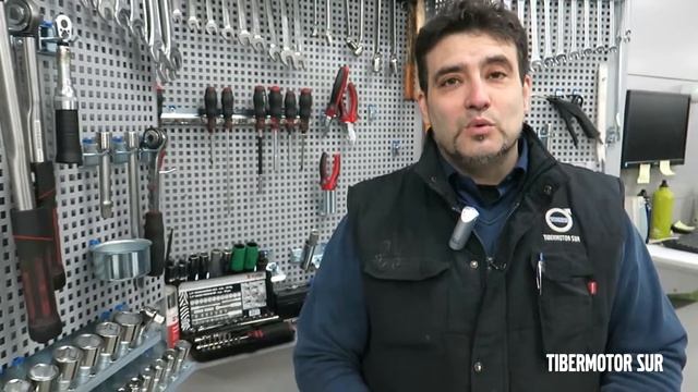 Roberto Es Técnico Personal De Servicio De Volvo Tibermotor