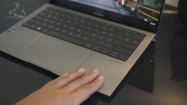 ASUS Zenbook S 13 OLED UX5304 Review y Experiencia de USO смотреть онлайн