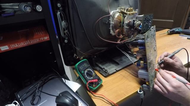 Телевизор Самсунг не включается / Простой ремонт смотреть онлайн