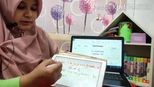 Present Continuous and Past Continuous - Passive voice - English Zone смотреть онлайн