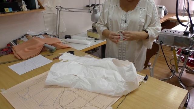 Выкройка летнего сарафана. Как сшить платье своими руками? Моделирование от базовой основы. Часть 1 смотреть онлайн
