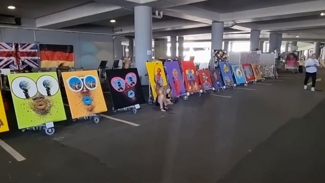 КРУТО !!! СЛУЧАЙ, -КАРТИНЫ 90.000 ЕВРО + ЭММА НА ВЫСТАВКЕ !!! Германия АЭРОПОРТ КЁЛЬН БОНН !!! смотреть онлайн