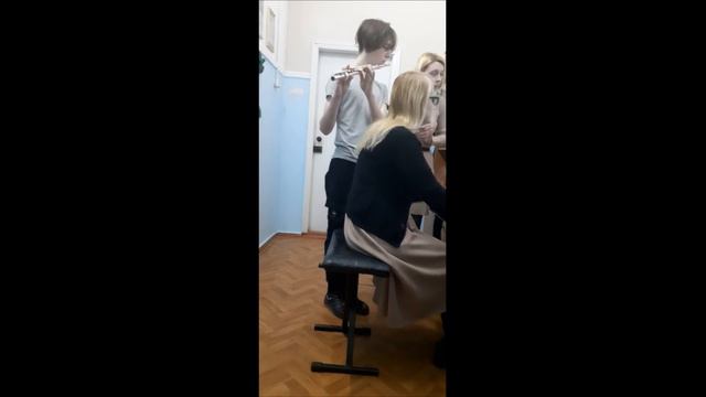 Открытый урок на тему "Работа над произведением А.Вивальди "Соната 6". с учащимся Евгением Долженк смотреть онлайн