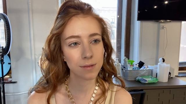 ПОПРОСИЛА СДЕЛАТЬ ТРЕШОВЫЙ МАКИЯЖ у визажиста с КРАСИВЫМИ РАБОТАМИ / Треш-обзор салона красоты смотреть онлайн