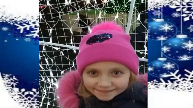 Гуляем у Новогодней ёлки!!! Walk at the Christmas tree!!! смотреть онлайн