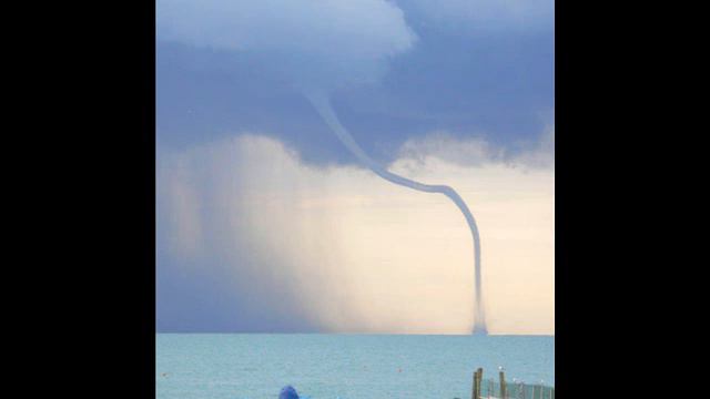 Fanny Adams - Sitting on top of the room смотреть онлайн