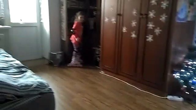 Учимся кататься на роликах дома