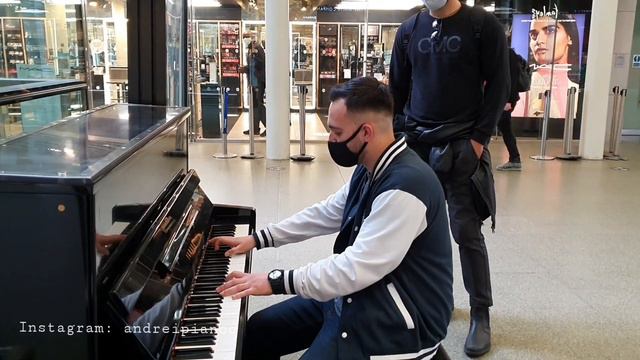 Passenger Lady Asked me to play Fur Elise on Public Piano | Andrei Piano смотреть онлайн