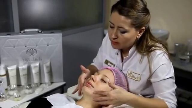 Desheli Diamond Treasures Face