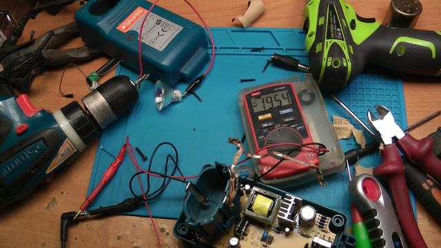 Переделываю шуруповёрт на блок питания. Эксперимент!_0002 смотреть онлайн