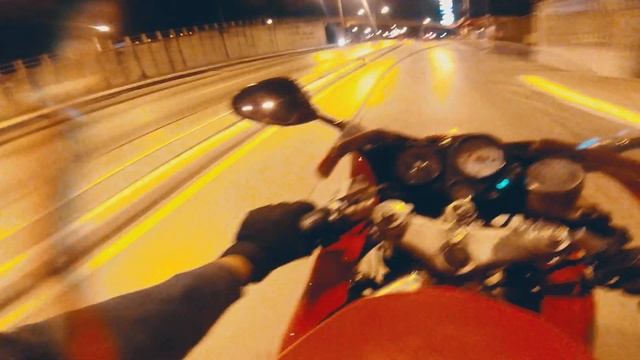 HONDA VTR 1000F FIRESTORM ON BOARD, NIGHT RIDE RAW смотреть онлайн