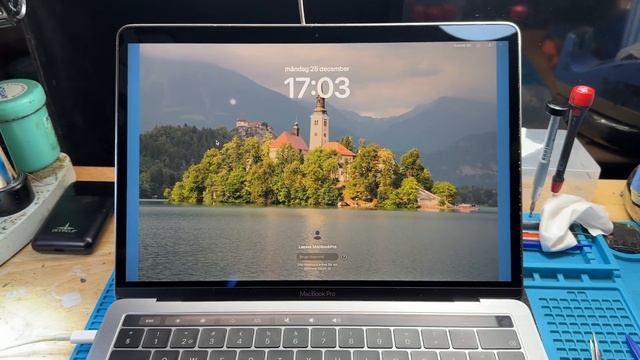 Macbook Pro A1989 เปลี่ยนPro A2338 By ช่างหนึ่ง Smile IT Service ท่าพระ смотреть онлайн