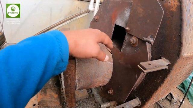 Печь на ОПИЛКАХ с автоматической подачей. Самоделка 80 уровня. sawdust stove смотреть онлайн