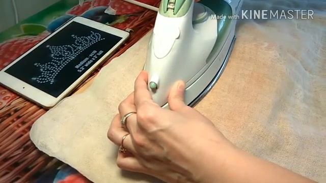 Все очень просто. Украшаем шапочку стразами. смотреть онлайн