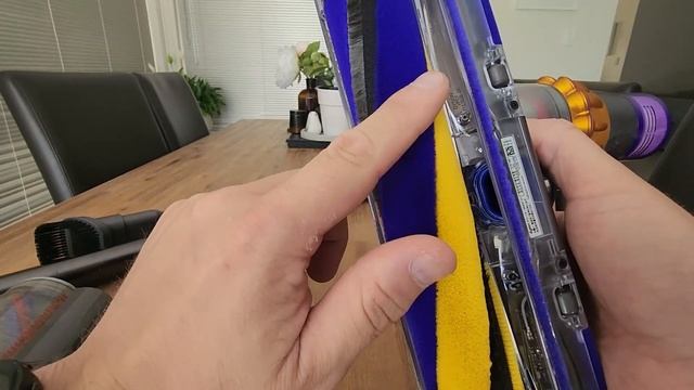 Dyson V15 Detect Cordless Vacuum Cleaner смотреть онлайн