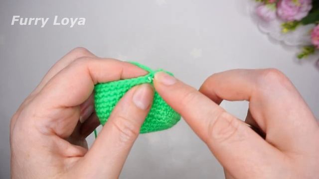 Очаровательно??Веселый цыпленок в комбинезоне крючком / Птичка амигуруми смотреть онлайн