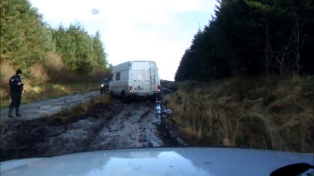 Cork Greenlane - 27/01/13 - Shogun approaching stranded VW LT смотреть онлайн