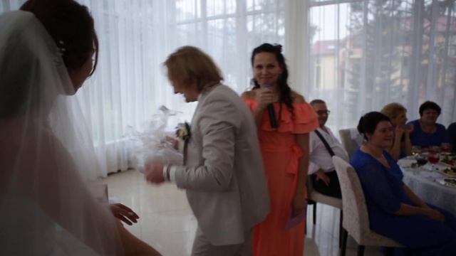 Вручение подарка смотреть онлайн