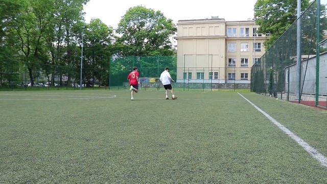 САМЫЕ ЛЕГКИЕ ФИНТЫ В ФУТБОЛЕ КОТОРЫЕ ДОЛЖНЫ УМЕТЬ ВСЕ НАЧИНАЮЩИЕ ФУТБОЛИСТЫ ОБУЧЕНИЕ смотреть онлайн