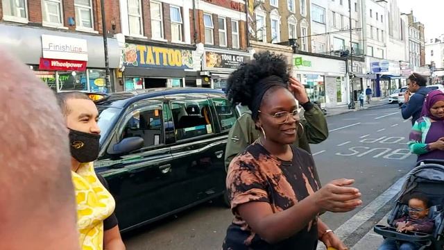 Real Python on London Street #realjunglekid #animalworld смотреть онлайн