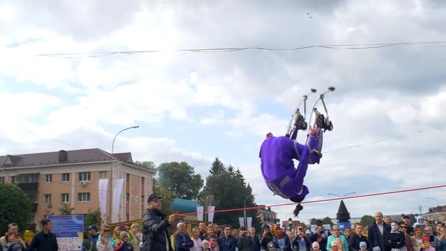 Джамперы FLYING PEOPLE - театр ЛЕГКИЕ КРЫЛЬЯ смотреть онлайн