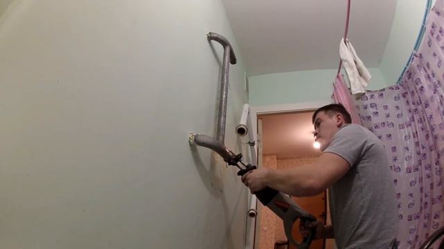 Нарезаем резьбы на полотенцесушителе смотреть онлайн