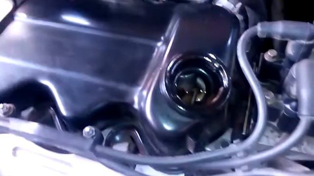 Работа двигателя Чери Амулет на холостых 850об. смотреть онлайн