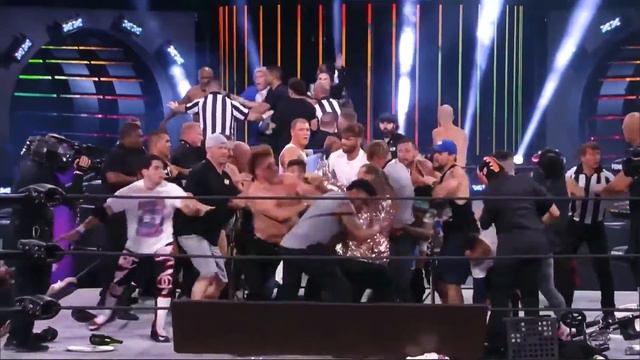 Тайсон ведет себя неподобающее