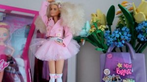 МОЯ КОЛЛЕКЦИЯ BARBIE| Обзор витрины с куклами, обзор барби 90х, современных и коллекционных
