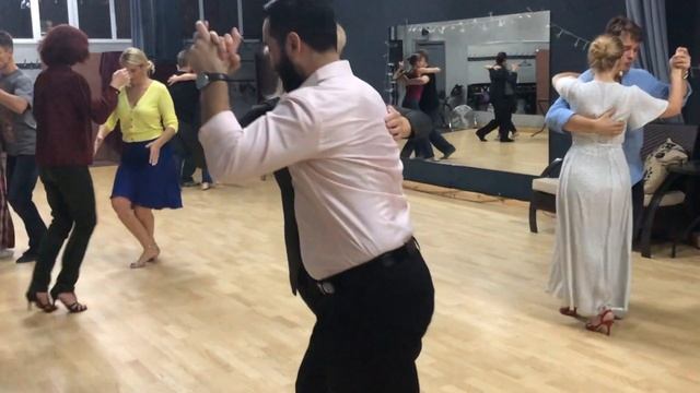 It takes two to tango смотреть онлайн