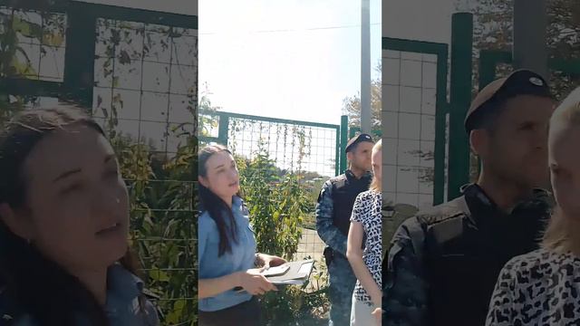 . Люди обмануты застройщиком, , есть готовые, в которых живут люди, но и они под снос. смотреть онлайн