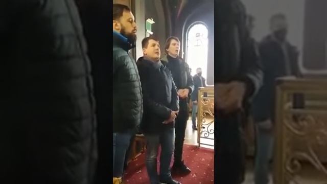 Красиво поют в Храме! смотреть онлайн