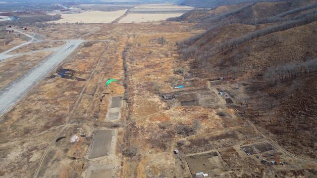 затяжка параплана на лебёдке в Золотой долине (аэродром) смотреть онлайн
