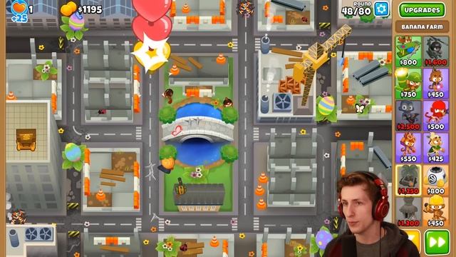 Defending the City! GODZILLA Challenge in Bloons TD 6! (HUGE Bloons + TINY Towers) смотреть онлайн