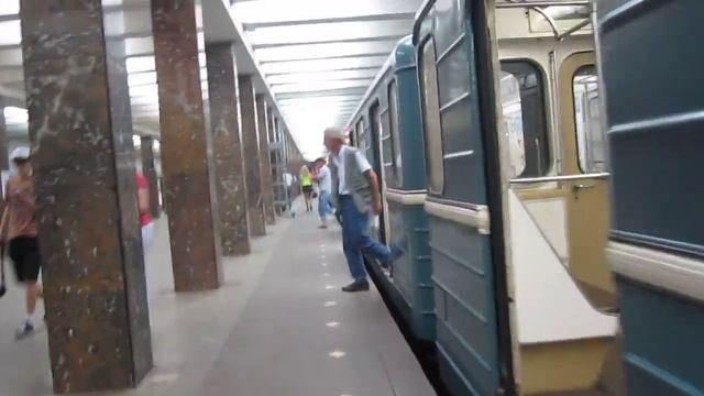 Московское метро «Речной вокзал» HD смотреть онлайн