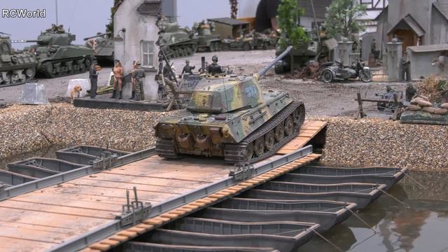 WW2 RC Tanks RC Trucks Wehrmacht Tiger Panzer III Hummel Panther / Modell Hobby Spiel Leipzig 2023 смотреть онлайн