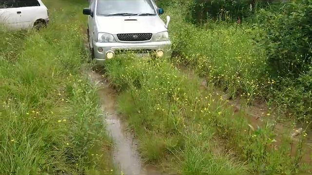 Самодельная грязевая резина с гараж 54 of road на переднем приводе с блокировкой Starlet vs Terios смотреть онлайн