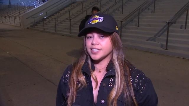 Fans of LeBron James react to him breaking the scoring record смотреть онлайн