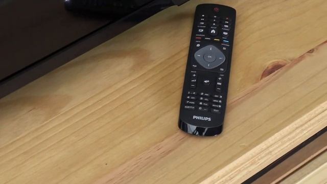 Meuble TV en pin SALSA style mexicain, avec 2 tiroirs, marque IDIMEX смотреть онлайн
