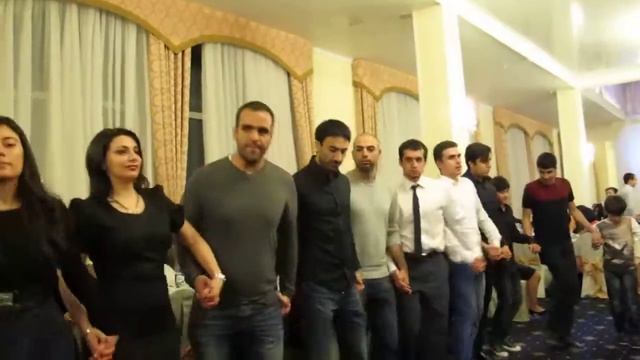 Ассирийцы .Духрана д Мар Гиваргис .Assyrians.Dukhrana d Mar Givargis.Tanzara dance. смотреть онлайн