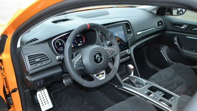 Новый Renault Megane RS Trophy смотреть онлайн