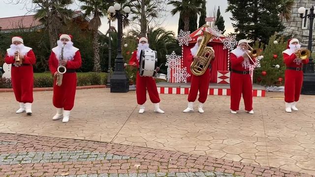 Сочи Парк.январь 2021.Дед морозы играют. смотреть онлайн