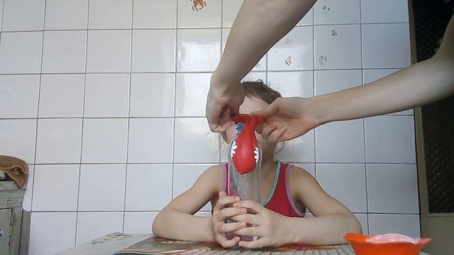 НОВЫЙ ЭКСПЕРИМЕНТ Как надуть шарик/делаем надуватель для шарика смотреть онлайн